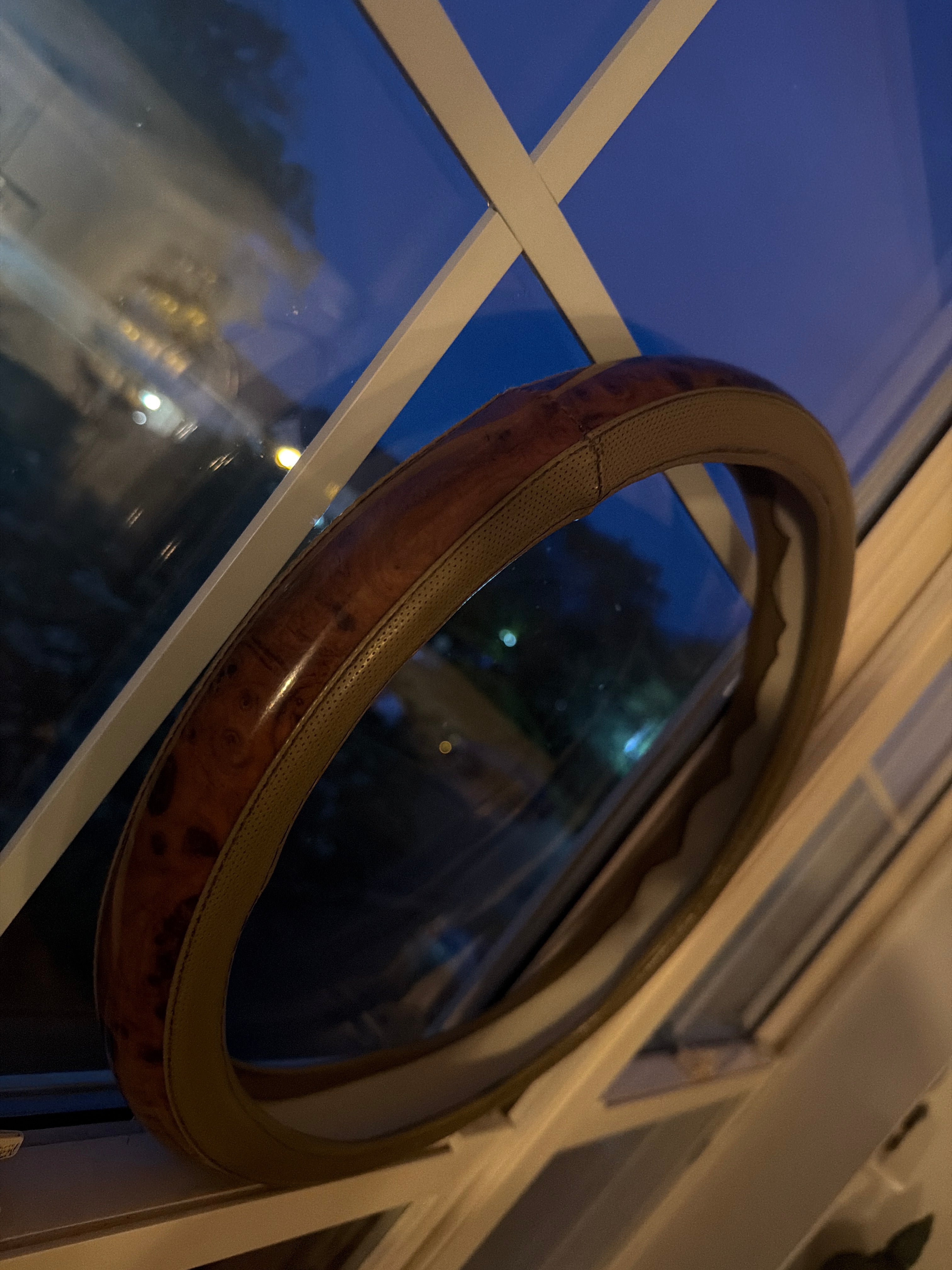 Wood & beige Steering Wheel cover theme